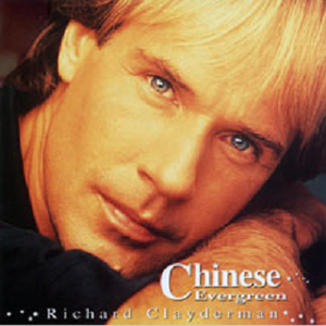 美女男人努力生产豆浆
